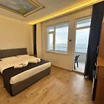 Black Pearly Hotel