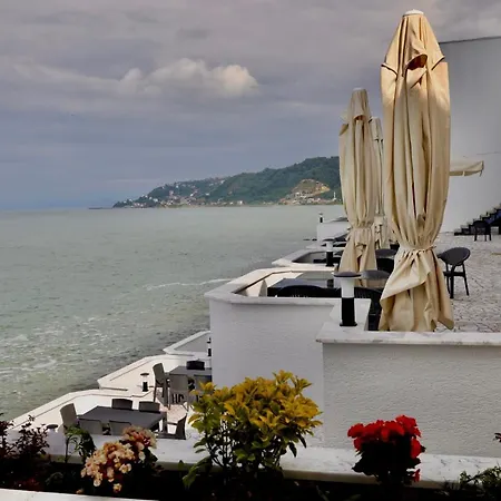 Otel Black Pearly 3*