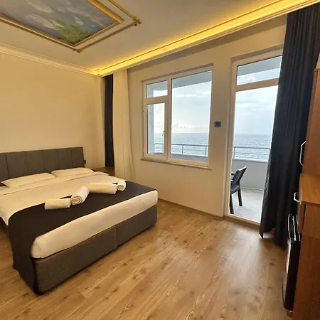 Black Pearly Hotel