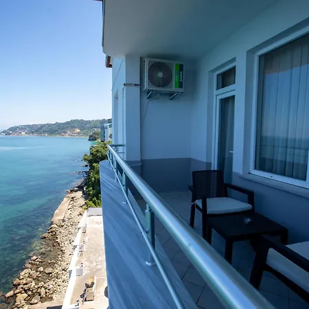 Отель Black Pearly